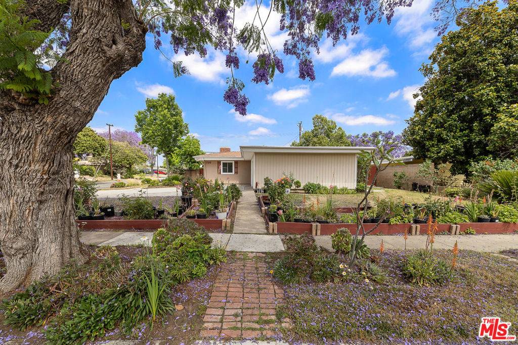 Fullerton, CA 92831,720 Maertin LN