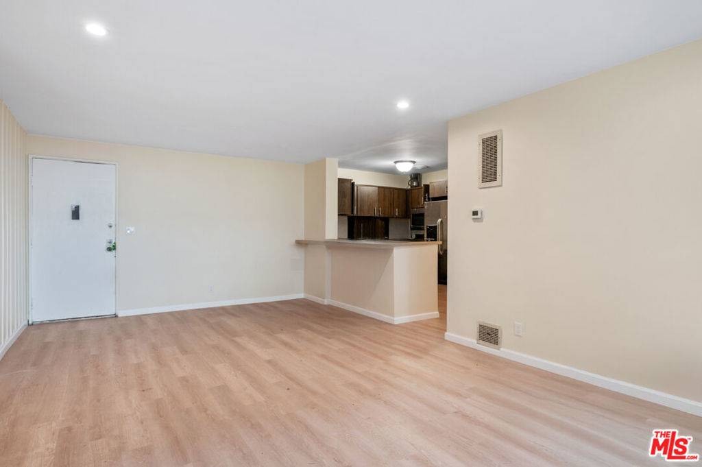 Culver City, CA 90230,6605 Green Valley CIR #109