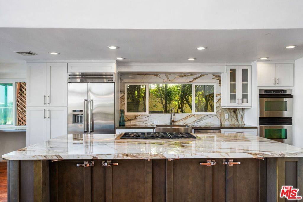 Los Angeles, CA 90064,2838 Medill PL