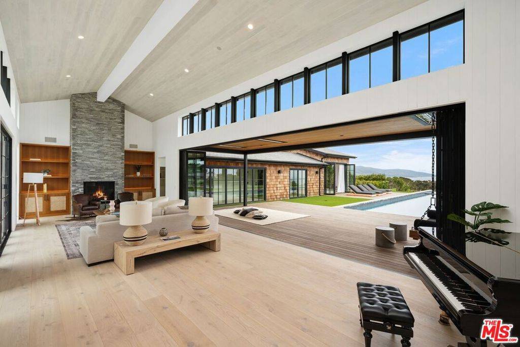 Malibu, CA 90265,6956 Dume DR