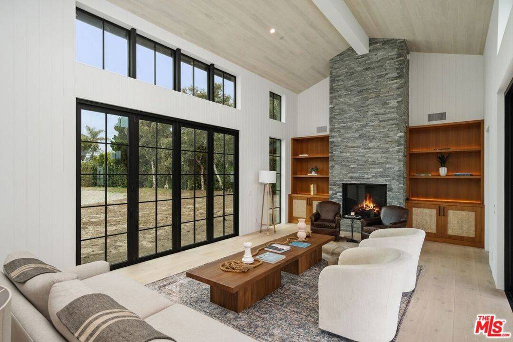 Malibu, CA 90265,6956 Dume DR