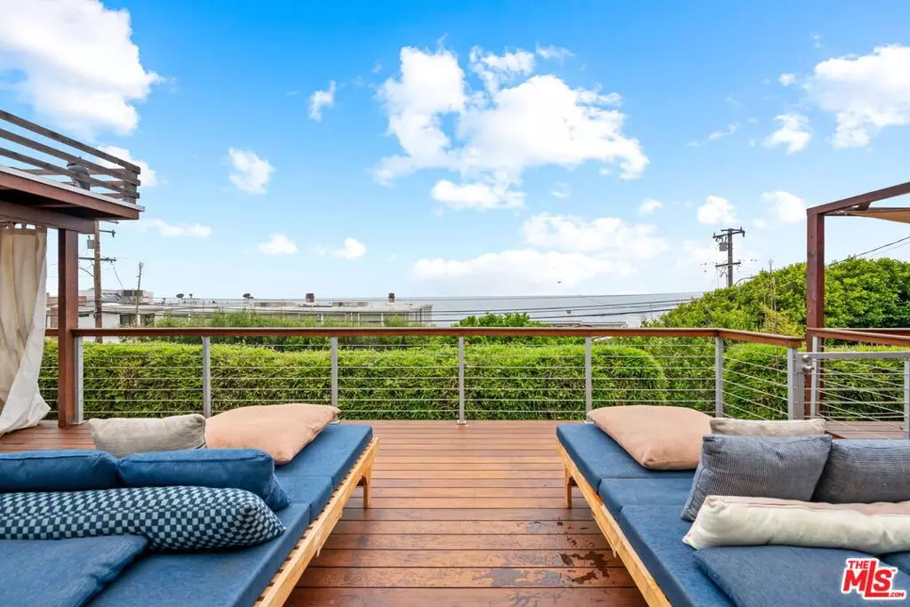 Malibu, CA 90265,25143 Malibu RD