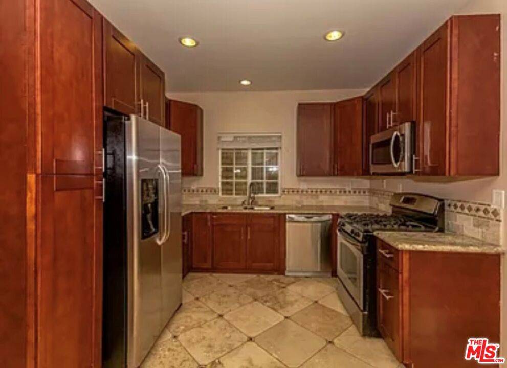 Reseda, CA 91335,7319 Tampa AVE