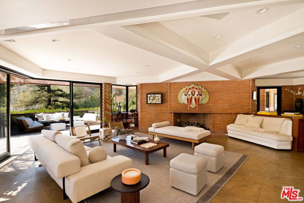 Pacific Palisades, CA 90272,14148 Rustic LN