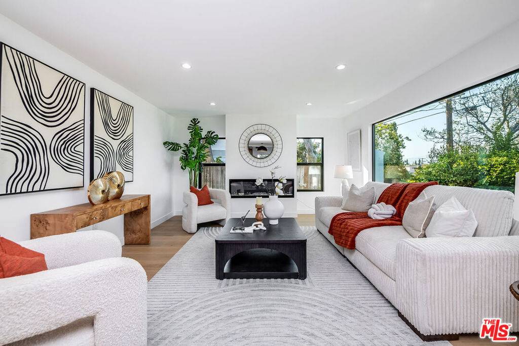 Studio City, CA 91604,3744 Vineland AVE