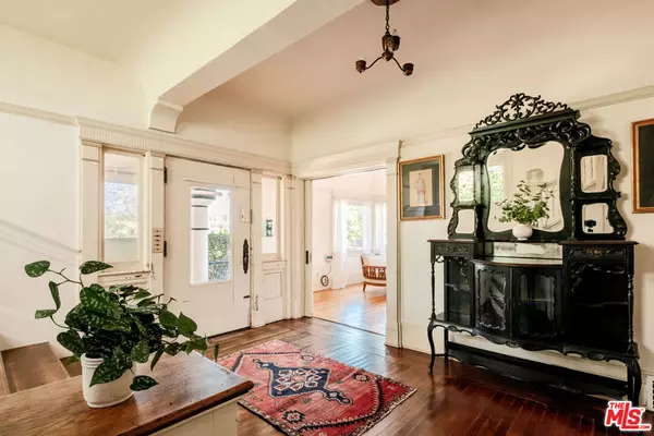 Los Angeles, CA 90018,2957 Brighton AVE