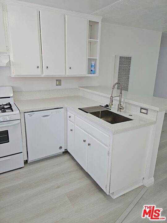 Tarzana, CA 91356,18530 Hatteras ST #232