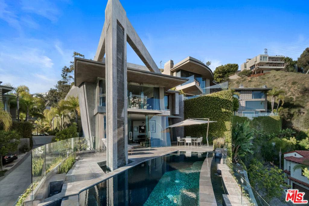 1742 Viewmont DR, Los Angeles, CA 90069