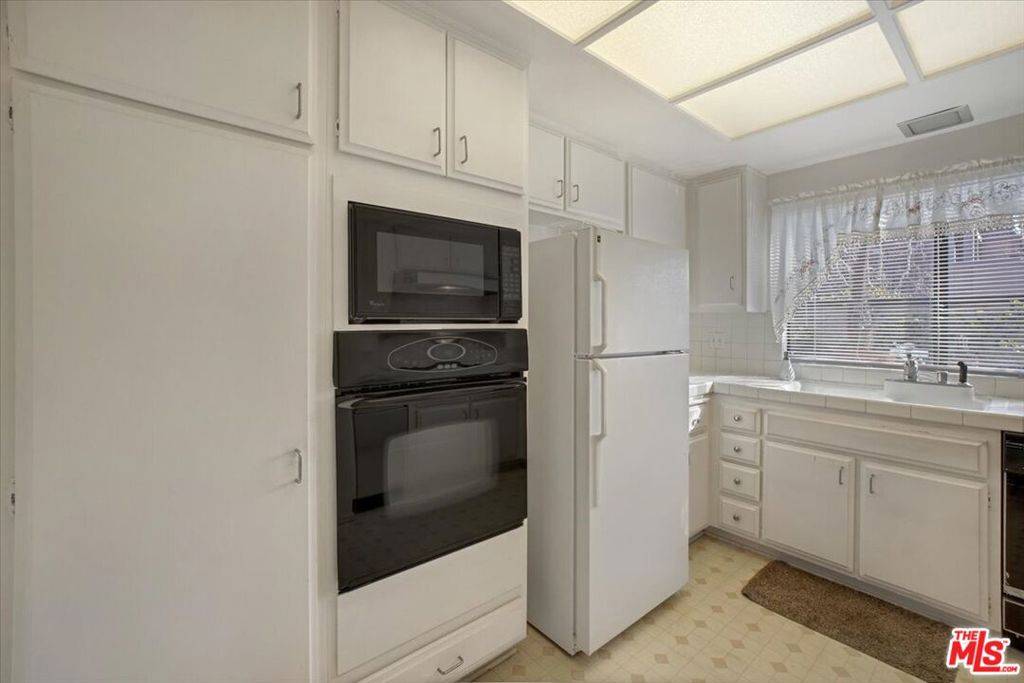 Marina Del Rey, CA 90292,4429 Alla RD #5