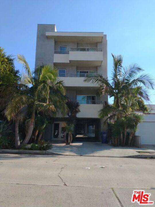 1748 Colby AVE #3, Los Angeles, CA 90025