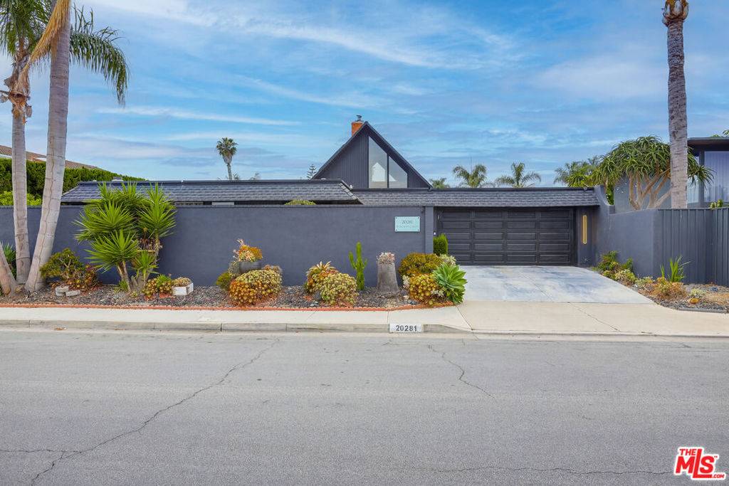Huntington Beach, CA 92646,20281 Bancroft CIR