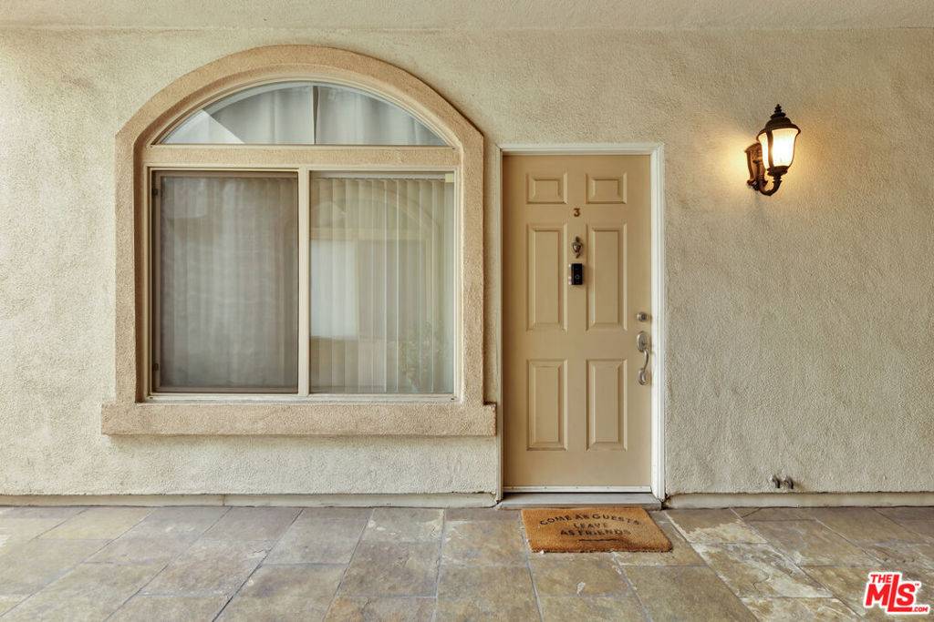 Van Nuys, CA 91405,7124 Woodman AVE #3