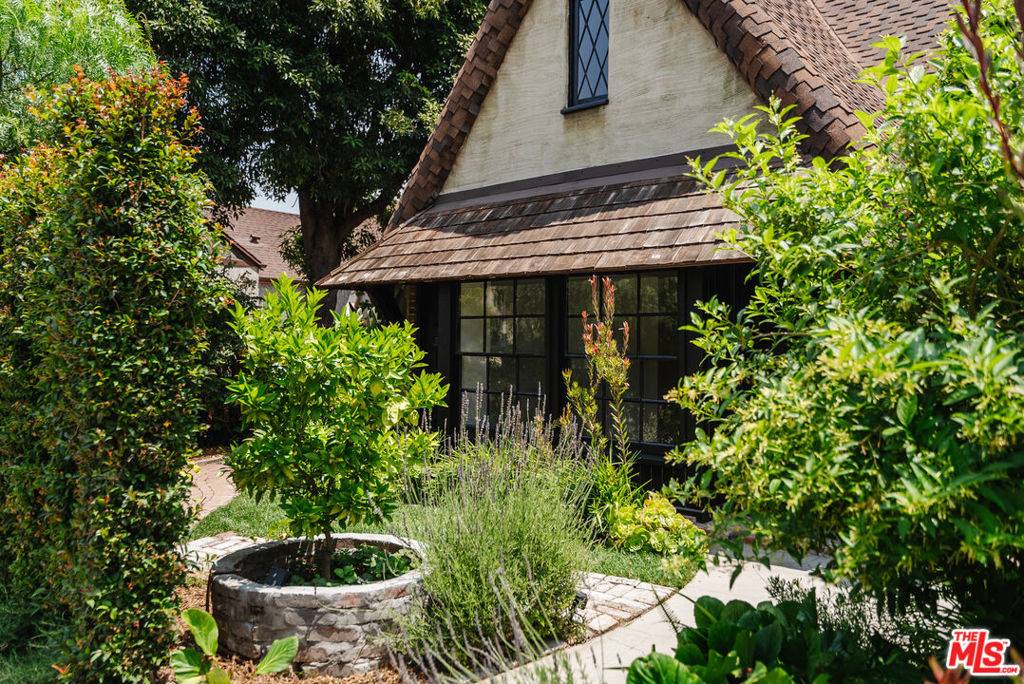 Glendale, CA 91205,1222 Reynolds DR