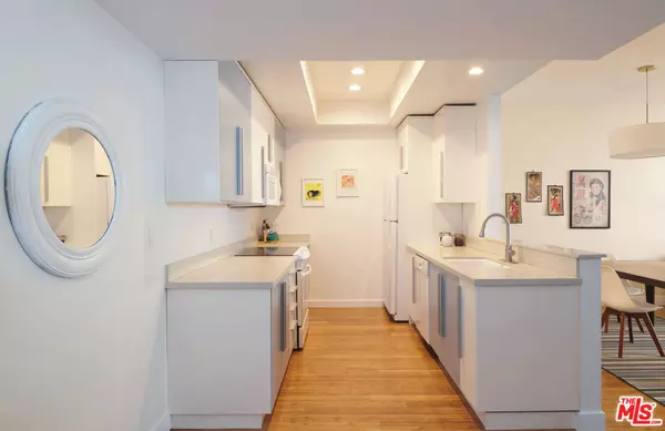 Los Angeles, CA 90046,7960 Selma AVE #109