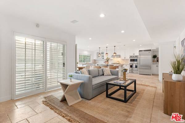 Encino, CA 91436,16979 Encino Hills DR