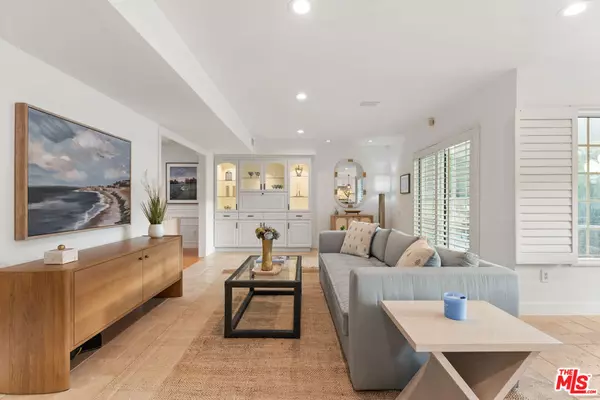 Encino, CA 91436,16979 Encino Hills DR
