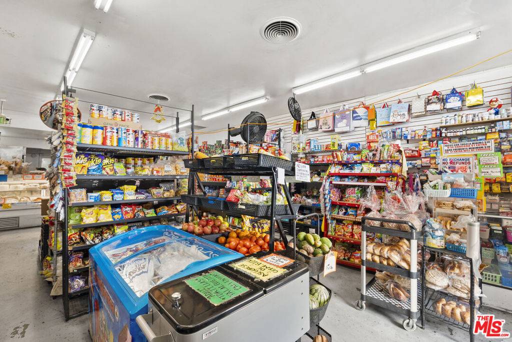 Los Angeles, CA 90066,12900 Venice BLVD