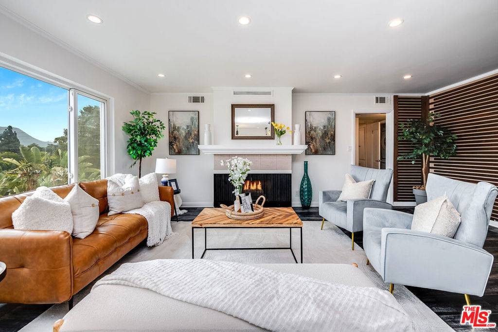 10707 Camarillo ST #312, Toluca Lake, CA 91602