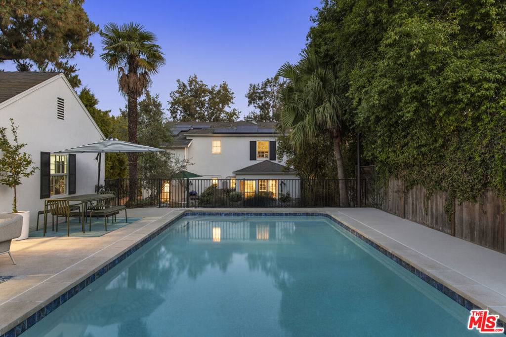 Glendale, CA 91202,881 Cumberland RD