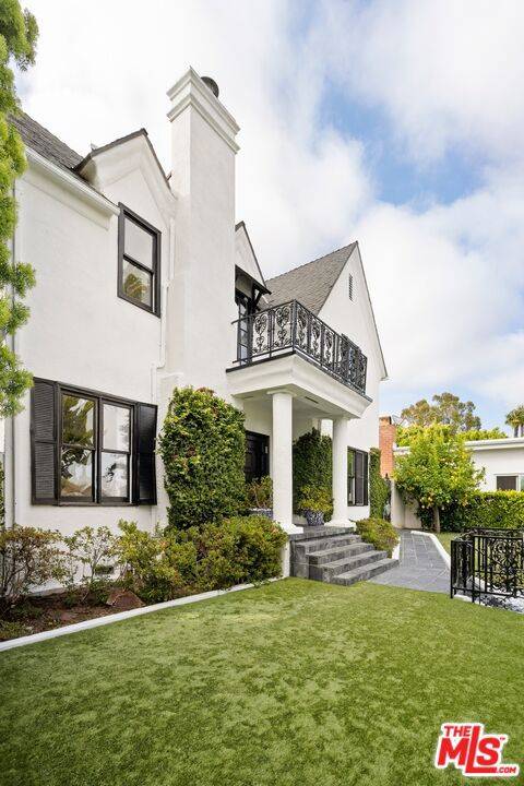 Los Angeles, CA 90064,3067 Motor AVE