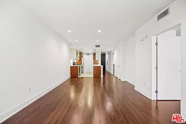 Glendale, CA 91205,220 E Broadway #411