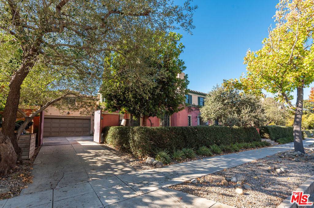 Los Angeles, CA 90020,535 S Norton AVE