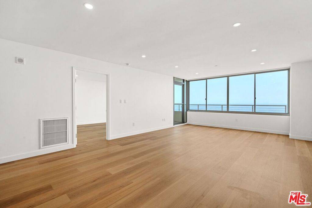 Santa Monica, CA 90401,1221 W OCEAN AVE #604
