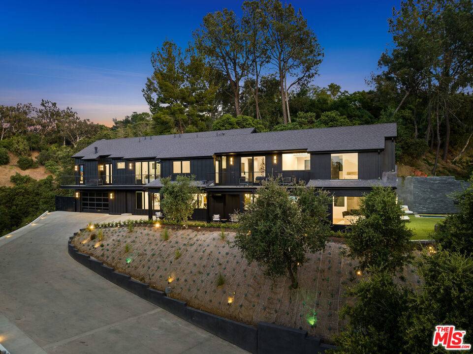 Studio City, CA 91604,3140 Coldwater Canyon