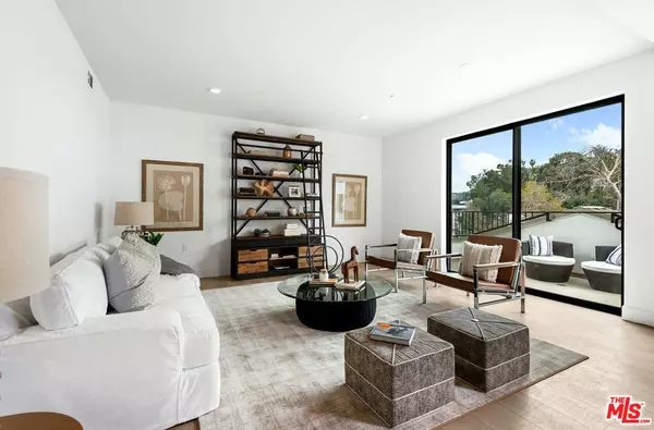 Los Angeles, CA 90068,3657 1/2 Regal PL #3657 1/2