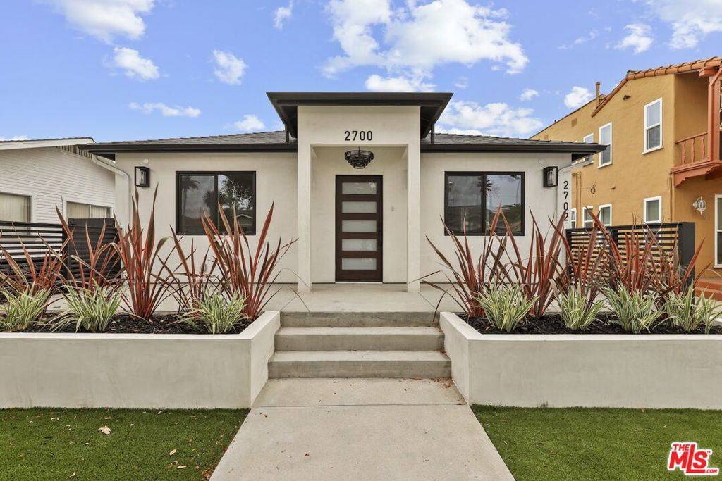 2700 S Palm Grove AVE, Los Angeles, CA 90016