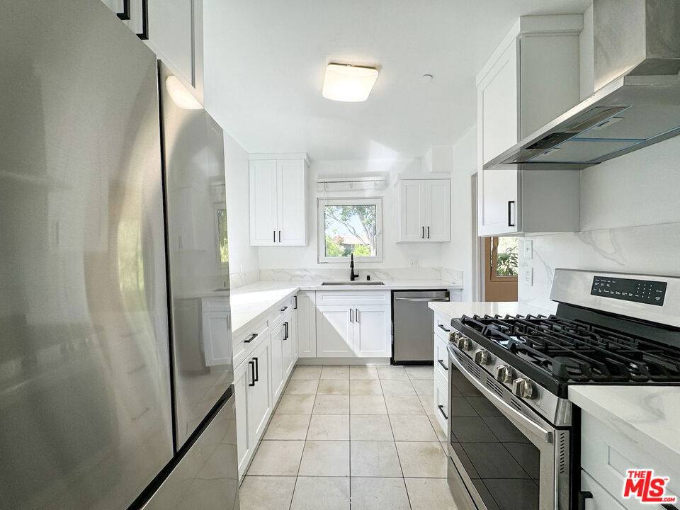 Santa Monica, CA 90403,1116 Chelsea AVE #4