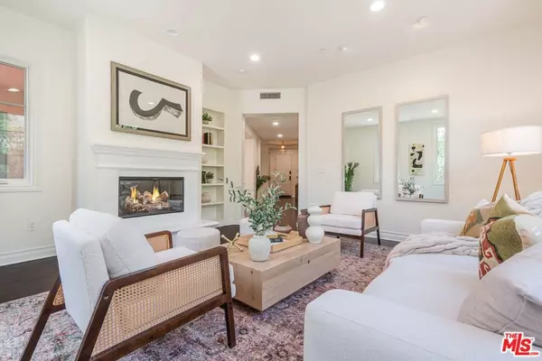 Playa Vista, CA 90094,6241 Crescent Park #201