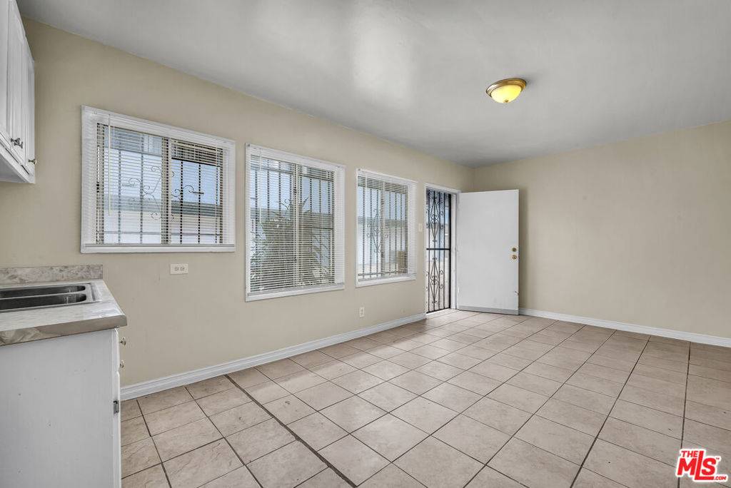 Inglewood, CA 90301,522 E Kelso ST ##5
