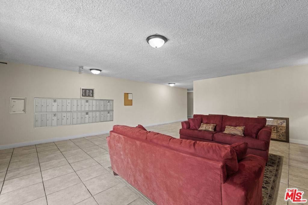 Encino, CA 91316,5339 Newcastle AVE #205