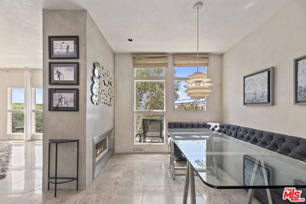 Santa Monica, CA 90405,2115 3rd ST #203