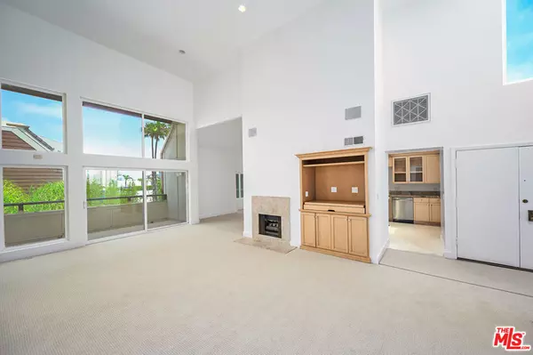 Marina Del Rey, CA 90292,4250 Via Dolce #321