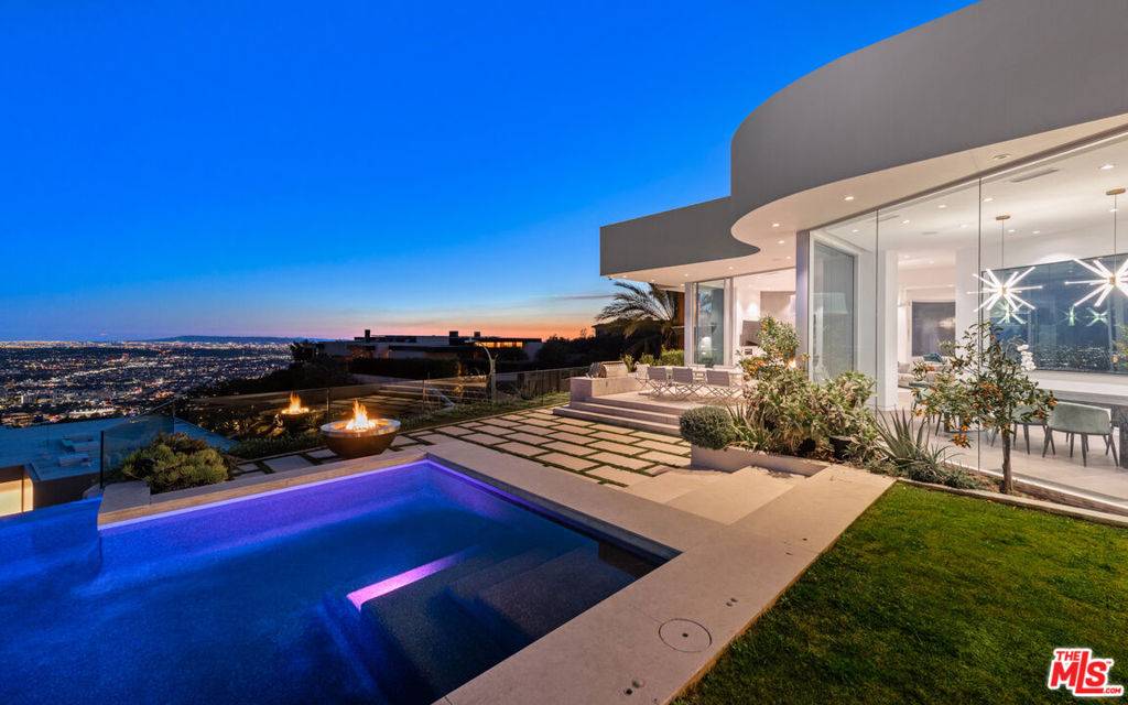 9305 Nightingale DR, Los Angeles, CA 90069