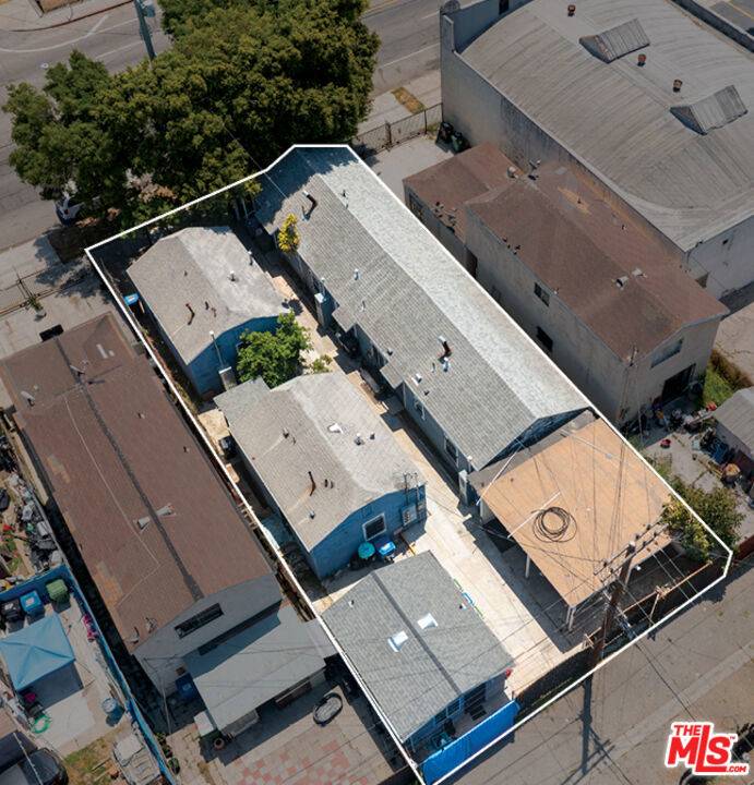 Los Angeles, CA 90003,10311 S Figueroa ST