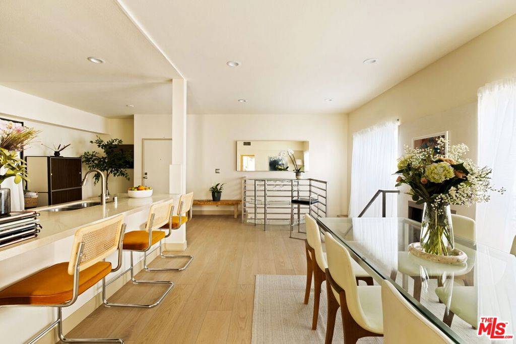 Los Angeles, CA 90024,1717 Malcolm AVE #303