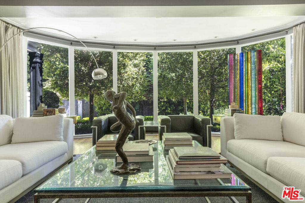 Beverly Hills, CA 90210,1857 Benedict Canyon DR