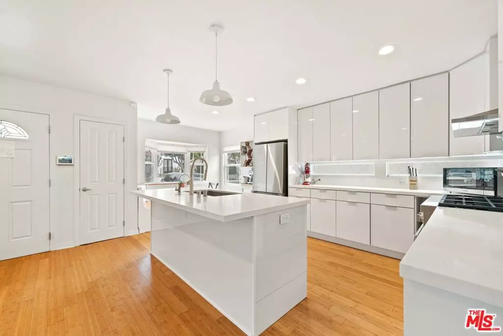 Santa Monica, CA 90405,2348 29th ST