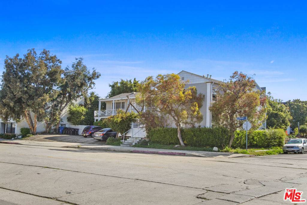 Los Angeles, CA 90034,2656 S La Cienega AVE
