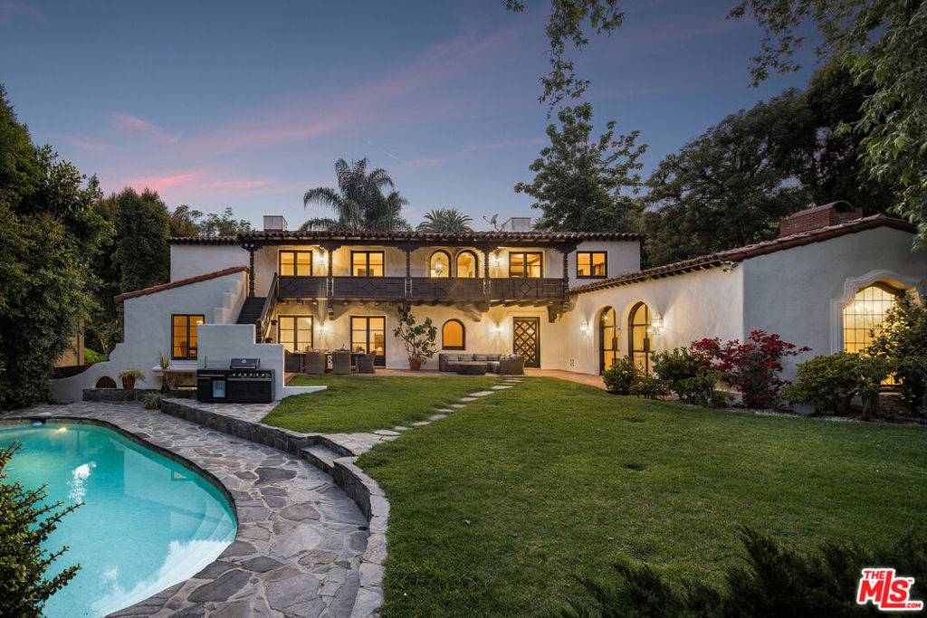 1851 Outpost DR, Los Angeles, CA 90068