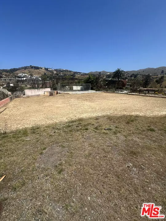 1000 Glenhaven DR, Pacific Palisades, CA 90272