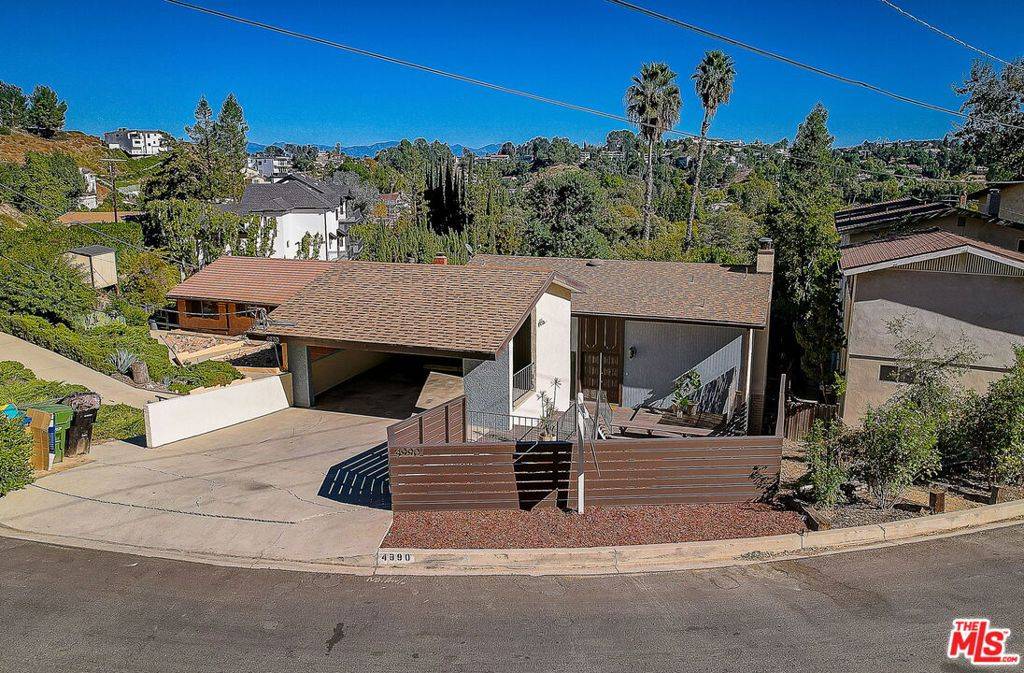 Woodland Hills, CA 91364,4990 Llano DR