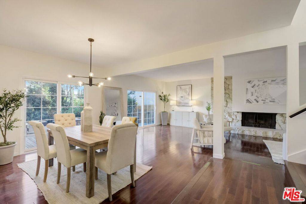 Woodland Hills, CA 91364,4990 Llano DR