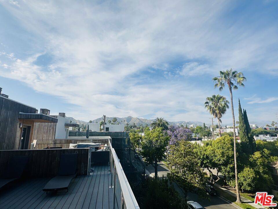 West Hollywood, CA 90046,1041 N Spaulding AVE #201