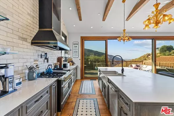 Topanga, CA 90290,2373 Tuna Canyon RD
