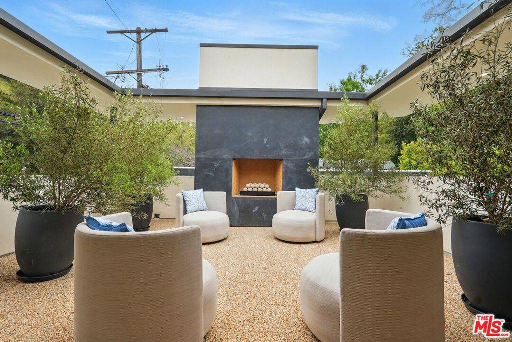Bel Air, CA 90077,913 913 1/2 N Beverly Glen BLVD
