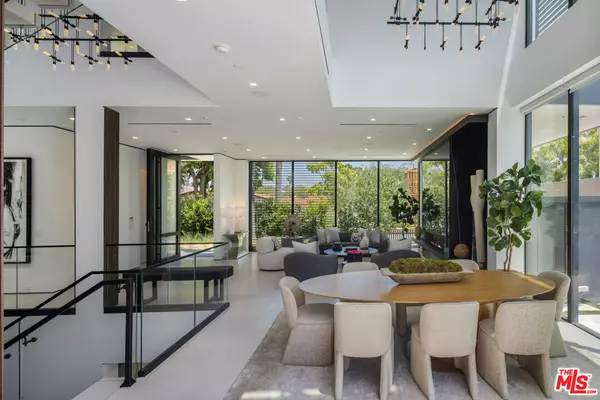 Beverly Hills, CA 90211,137 S Wetherly DR